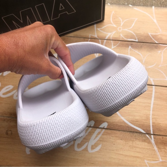New MIA White Slide Sandals Size 9 - Picture 7 of 10